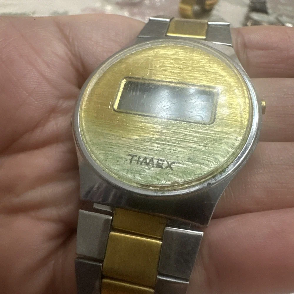 Vintage Timex Rare 1977 Digital Assembled By Howard Hughes U.S.A. 38mm -UNTESTED